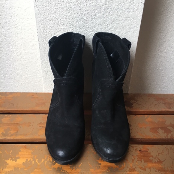 Vince Camuto Hillsy ankle bootie - Picture 2 of 7